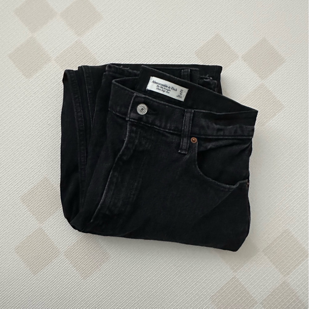 Abercrombie & Fitch High-Rise Black Jeans